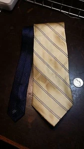 TOMMY HILFIGER YELLOW AND NAVY STRIPE MENS NECKTIE FREE SHIPPING - Picture 1 of 3