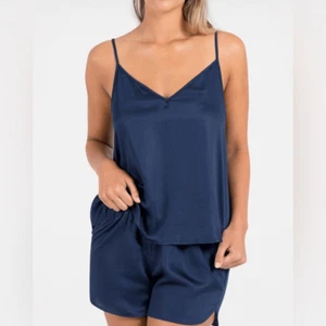 Neu mit Etikett Ettitude Damen-Trägertop olivblau Satin verstellbarer Riemen Bambus – M - Bild 1 von 10