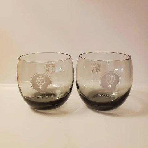 Oakland Raiders Glasses ~Vintage 1970's NFL Set of Two~Very Good Used Condition Cover