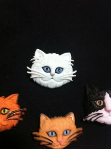 Cats Gang Plastic Novelty Buttons/DIY Sewing & Craft supplies/Dress it Up - Picture 1 of 3