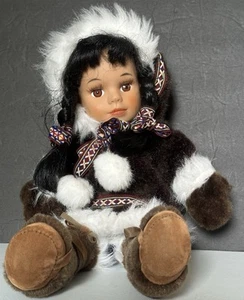 ESKIMO ANKERPLATZ ALASKA ECHTES EINHEIMISCHES MÄDCHEN ethnische 13" PUPPE von Artic Circle Ent - Bild 1 von 13