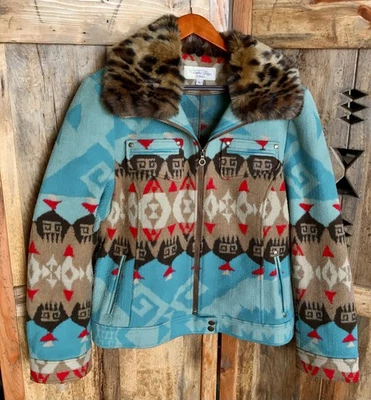 Chaqueta polar Tasha Polizzi Southwestern cuello de piel sintética de leopardo L azul marrón Foto 1 de 4