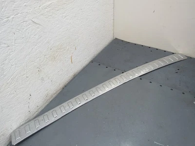 Para-choque traseiro superior Nissan Rogue acabamento cromado painel enfeite 2017-2020 fabricante de equipamento original - Imagem 1 de 4