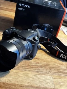 Sony RX10 IV Digitalkamera DSC-RX10M4 - Bild 1 von 5