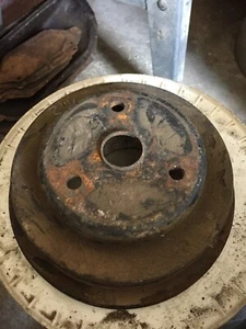 1969 1970 1971 1972 Chevrolet GM Chevy crankshaft main pulley 327 350 Chevelle - Foto 1 di 6