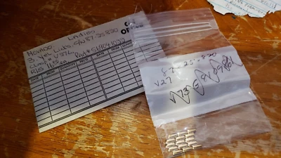 NUEVO RELOJ MOVADO de colección años 80 para damas 3 eslabones dorados y pin # V27L 569041022 / 87 25 820 Foto 1 de 4