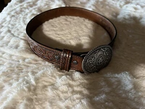 Ariat Fresno Tooled Leather Belt Brown 1” Width Silver Buckle Boy’s Sz 22 - Picture 1 of 1