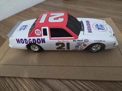 Neil Bonnett Nascar Hodgdon Ford Thunderbird 1:24 Action Bank 1 of 5004 - Image 1 of 4