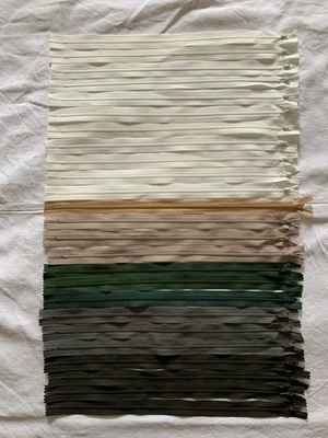 25 Reißverschlüsse 40 cm nicht teilbar Konvolut (8) Farbmix Reißverschluss NEU! - Bild 1 von 4