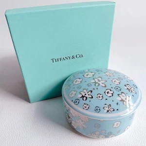 Tiffany & Co. Bonbonniere Baby’s Breath Platinum Round Ceramic Jewelry Box w/Box - Picture 1 of 5