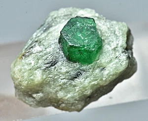 Top Green Color Natural Emerald Crystal Specimen From Swat Pakistan 23 Carat - Picture 1 of 7