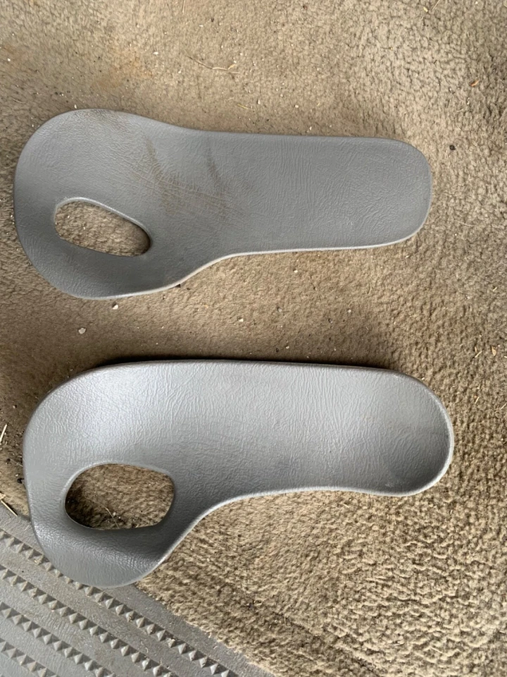 Cadillac Escalade 2002-06 lado del conductor puerta delantera y trasera gris manija plástico Foto 1 de 1