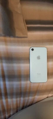 Apple iPhone XR - 64GB - Bianco - Immagine 1 di 4