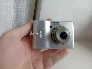 š„Nikon Coolpix L12 Silver 7.0MP digital compact cameraš„WORKing FULL Setš„ - Picture 1 of 7