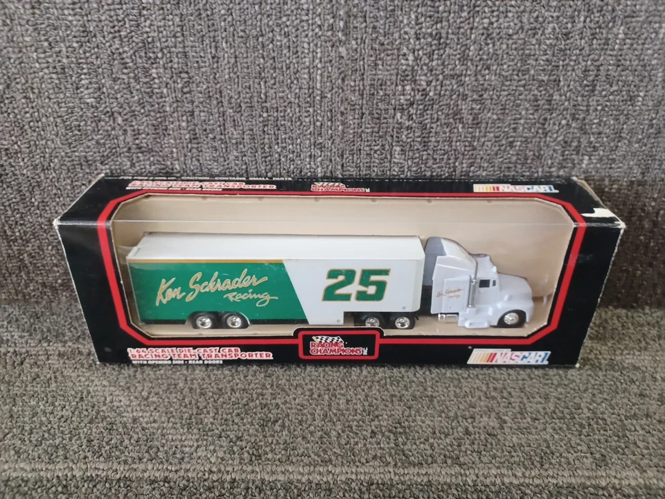 Transportador Ken Schrader 1992 Racing Champions escala 1:64  Foto 1 de 1