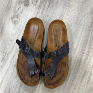 Sandalias de cuero negras NAOT eu 38 TALLA 7,5 - Imagen 1 de 6
