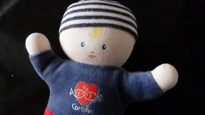 doudou corolle hochet  poupee en marin bonnet raye short robe rouge bleu ttbetat - Photo 1/2