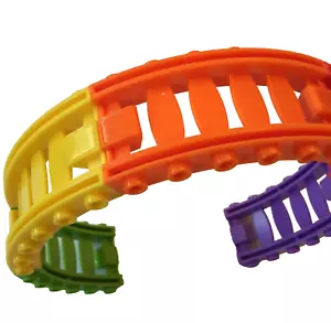 CURVED RACE TRACK 5PC SNAP IN MULTICOLOR CAR RACING KIDS TOY - Picture 1 of 13