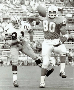 1970 Press Photo Miami Dolphins Marv Fleming, New Orleans Saints Joe Scarpati - Picture 1 of 2