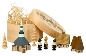 Christmas Chip Box With Village Seiffen And Carolers Colourful Height 2 13/16in - Picture 1 of 1