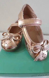 Girl Clarks 6 - 12 Months Metallic Gold Flat Ballet Shoes New In Box - Picture 1 of 9