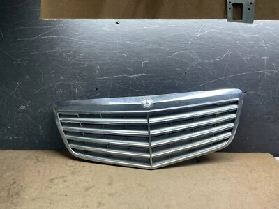 Parrilla superior delantera Mercedes Benz Clase E 2007 a 2009 M5174 PS Foto 1 de 4