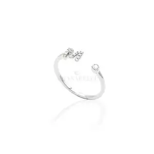Anello Iniziale Lettera M con Diamanti Oro Bianco - Picture 1 of 1