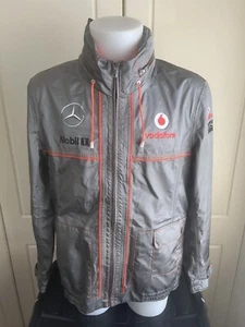 VODAFONE McLAREN MERCEDES F1 TEAM ISSUE RAIN JACKET MENS MEDIUM BOSS 2013 SEASON - Picture 1 of 14