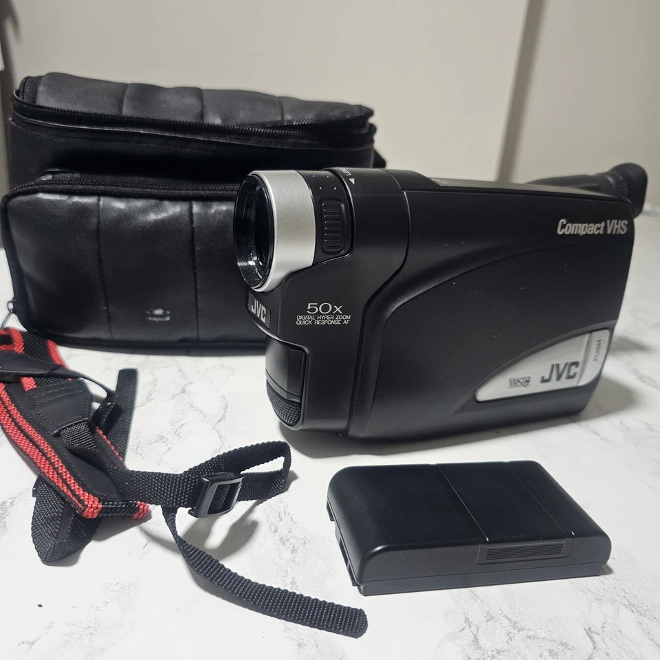 JVC GR-FX11EK Compact VHS Vintage Camcorder 50X Zoom NOT TESTED  - Image 1 of 4