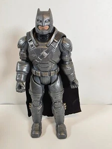 DC Toy Figure Modellino Corazzato Batman vs Superman 12" 2016 Grande 30 cm - Foto 1 di 5
