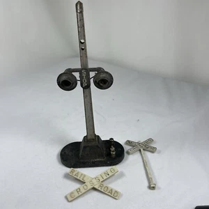 LIONEL 154 RAILROAD CROSSING SIGNAL FLASHER LIGHT For Parts - Picture 1 of 6