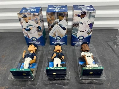 3PCS 2008 Vintage Yuniesky Betancourt & Felix Hernandez and J.J Putz Bobblehead - Image 1 of 4