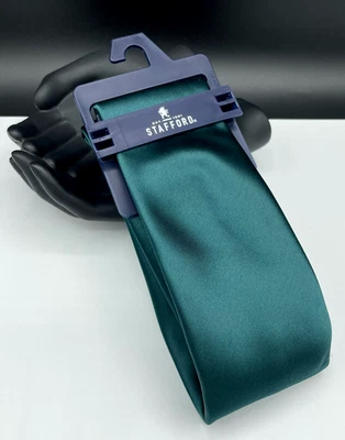 STAFFORD Men's Neck Tie ~ Hunter Green ~ Solid Pattern ~ MSRP: $34. - Image 1 of 3
