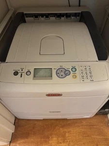 OKI PRO 8432WT stampante digitale calore FX bianco toner stampante LED con inchiostri e tamburo - Foto 1 di 5