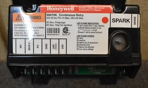 Honeywell S8670K kontinuierliche Wiederholungszündsteuerung - Bild 1 von 2