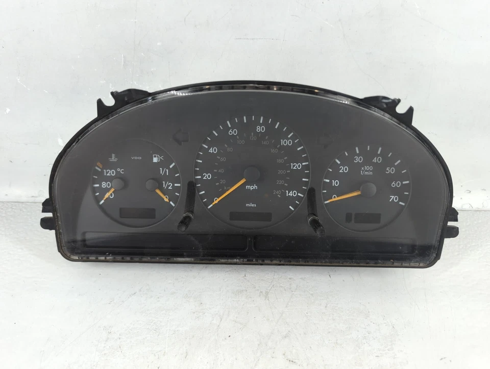 2002-2003 Mercedes-benz Ml320 Speedometer Instrument Cluster Gauges D1EGF - Image 1 of 4