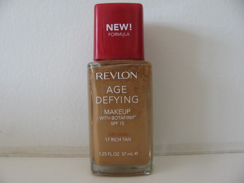 Revlon Age Defying Makeup SPF 15 for Dry Skin #17 Rich Tan 1.25 oz NWOB  - Image 1 of 1