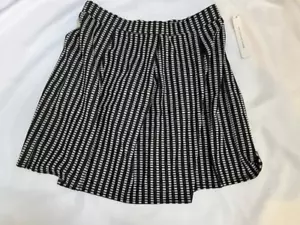 Women's high waisted mini-flared skirt, pleated, stretchy, size medium - Picture 1 of 2