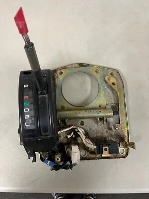 Columna de montaje selector de engranajes de palanca de cambios de piso automático Toyota Land Cruiser LX450 FZJ80 Foto 1 de 3