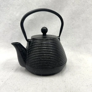 Cast Iron Black Ribbed Tea Pot Teapot Tea Kettle Enamel with Lid & Strainer Used - Picture 1 of 11