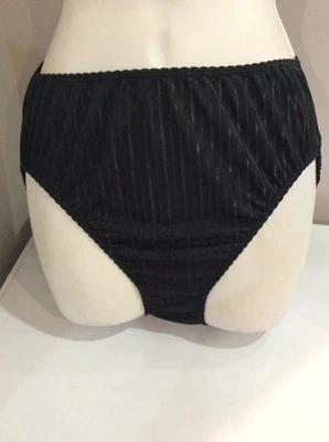 Vintage  Warner's Bright Stripes Black Pantie Size 6 Metric 70 Style 55131 New - Image 1 of 4
