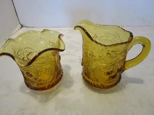 Vintage L G Wright Glas Milchkännchen & Zucker Set 2-teilig Bernstein Kirsch Frucht Muster - Bild 1 von 6