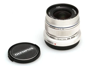 Olympus Digital gran angular 12 mm / 1:2 ED MSC #ABW212256 para Micro Four Thirds - Imagen 1 de 4