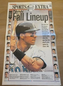Moises Alou Miami Marlins signiert Miami Herald Sports zusätzliche Seiten 30. September 1997 - Bild 1 von 1