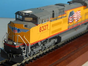 HO WALTHERS 910-19820 MAINLINE EMD SD70ACe UP #8327 Flag Logo DCC&Sound - Picture 1 of 17
