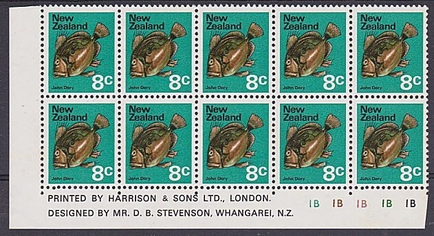 NEW ZEALAND 1970 8c fish wmkd paper - plate block 1B MNH...................B1220 - Image 1 of 1