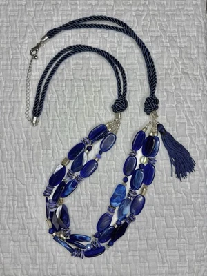 Collar Chico's azul 3 hilos usado en excelente estado Foto 1 de 4