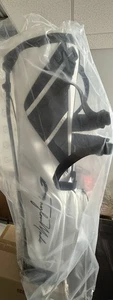 TM23 Taylormade Flextech Carry Golf Bag White NWT With Leg Lock Technology - Picture 1 of 4