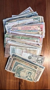 Large lot of over 180+ world banknotes circulated and uncirculated #0439 - Picture 1 of 10