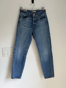 Pantalones de mezclilla rectos Levi's Premium Wedgie para mujer talla 24 botones mosca - Imagen 1 de 11